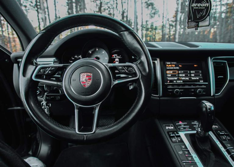 Multifunkcionalni sportski kožni volan Porsche Macan