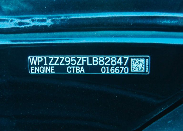 Porsche Macan broj šasije i kod motora - provjerena vozila